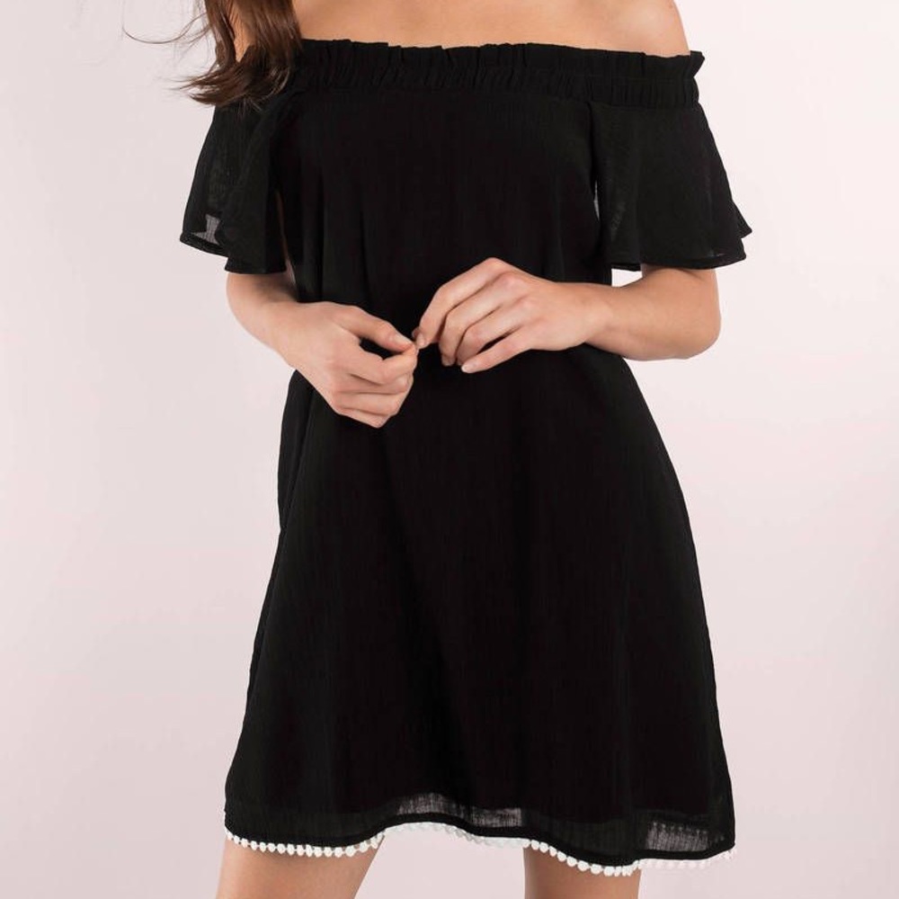 Tobi Off the Shoulder Dress